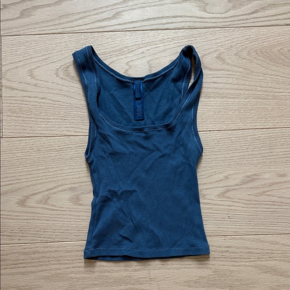 SKIMS blue tank top size xs